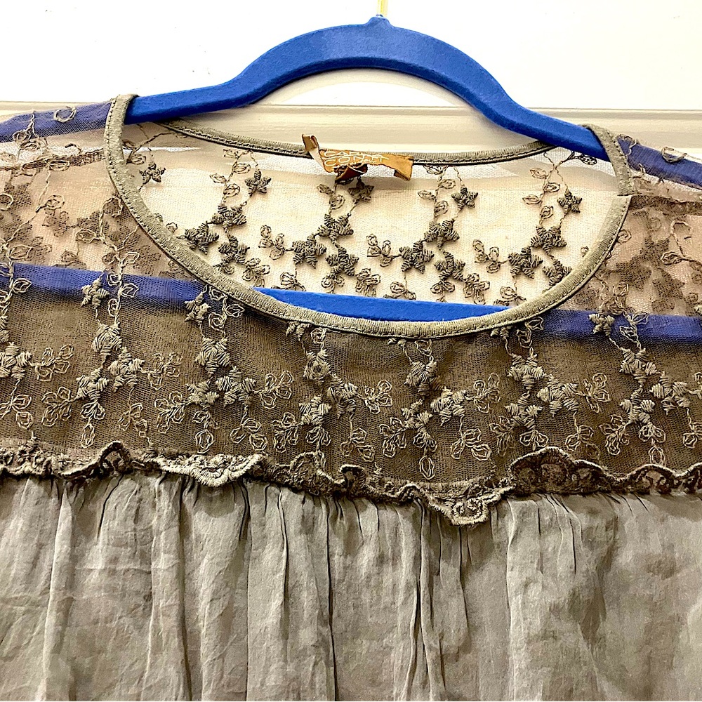 Itaian Gray Silk Lace Peasant Top - NWOT, size S